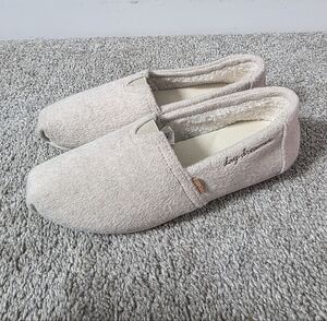 Tom's Women's Faux Fur Cream Slip-On Shoes Size 8.5